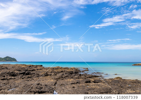A beautiful swimming beach: Mogushi Beach in Amakusa City, Kumamoto Prefecture A beautiful swimming beach: Mogushi Beach in Amakusa City, Kumamoto Prefecture 118007339