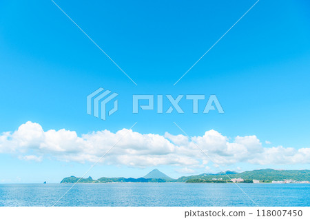 Spectacular ocean view from the boat 118007450
