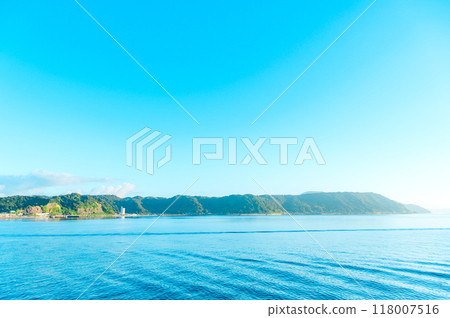 從船上可以看到壯麗的海景 從船上可以看到壯麗的海景 118007516
