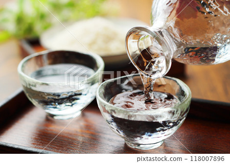 Sake, cold sake, rice, pouring Sake, cold sake, rice, pouring 118007896