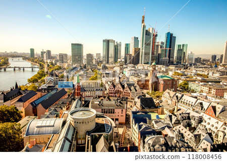 Old town of Frankfurt with Kaiserdom, seen from above 118008456