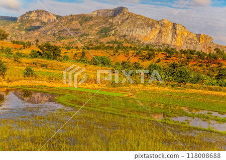 view of hills and mountains along main Madagascar road 118008688