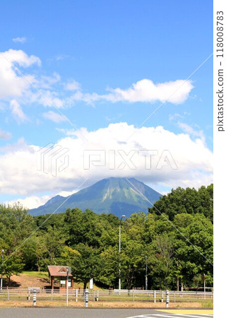 Daisen seen from the Daisen parking area 118008783
