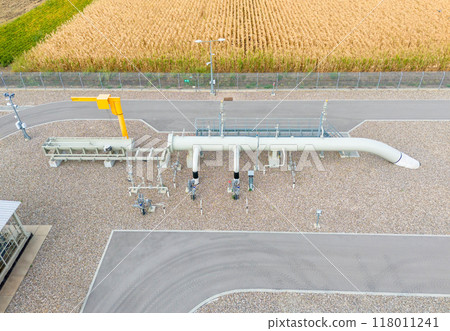 top view of a set of equipment for launching a cleaning or diagnostic device into a gas pipeline 118011241