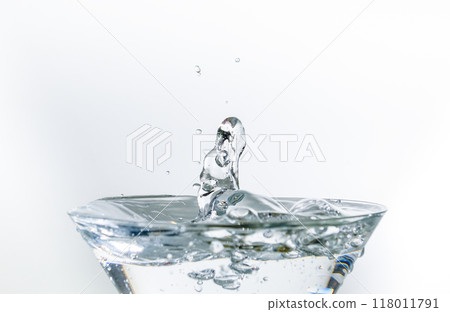 glass, ice, splash 118011791