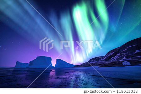 極光閃耀在格陵蘭島的冰川上 118013018