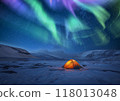 冰島的極光：帳篷上方的冰川與星空 118013048