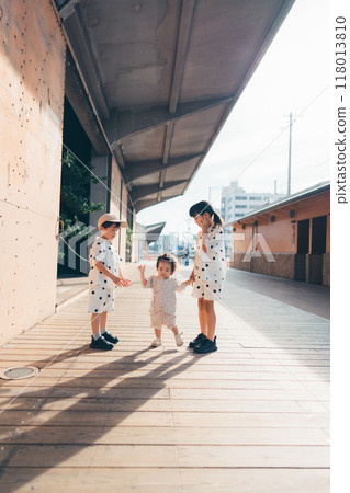 Three siblings 118013810