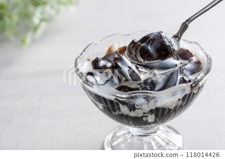 咖啡果凍佐鮮奶油 118014426