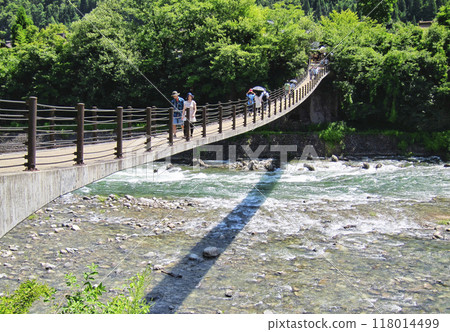 Gifu Prefecture Shirakawa-go Gassho-style Village Deai Bridge over the Shogawa River World Heritage Site Gifu Prefecture Shirakawa-go Gassho-style Village Deai Bridge over the Shogawa River World Heritage Site 118014499