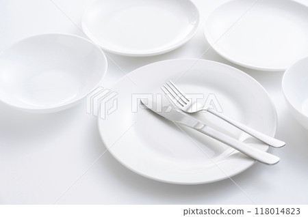 Simple white plate, fork and knife 118014823