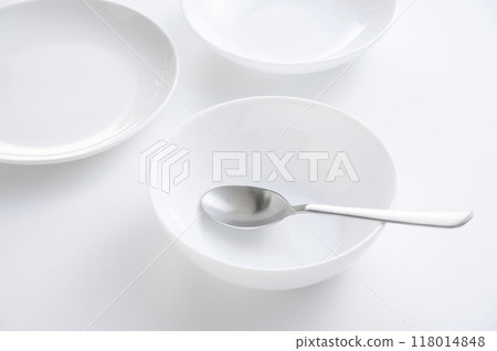 Simple white plate and spoon Simple white plate and spoon 118014848