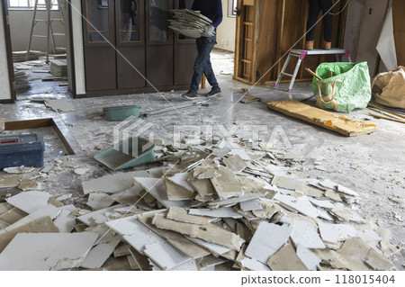 Interior demolition site - Scrap materials Interior demolition site - Scrap materials 118015404