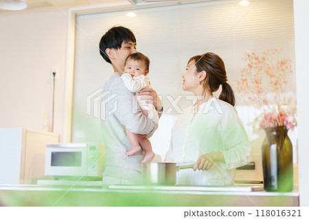 Family with baby Family with baby 118016321