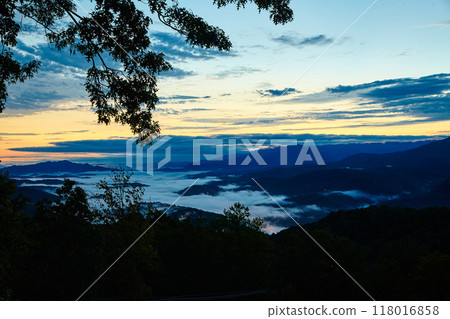 Tennessee Dawn with Cloud Inversion and Silhouetted Mountains 118016858