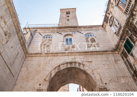 The Iron gate of the Roman Historical Complex of the Palace of Diocletian, UNESCO world heritage site in Split, Croatia 118020104