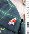 Embroidered flowers 118021022
