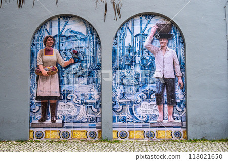 Facade of Mercado do Livramento in Setubal, Portugal. Fresh fish and food market Facade of Mercado do Livramento in Setubal, Portugal. Fresh fish and food market 118021650