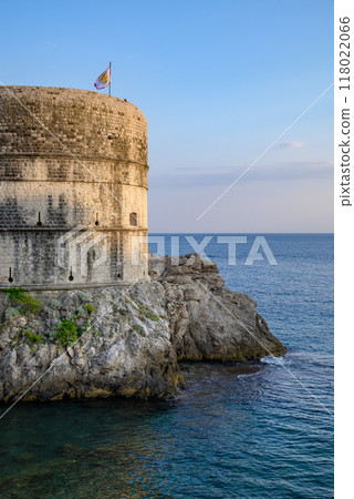 Medieval walls of the Old Walled City of Dubrovnik, UNESCO world heritage site at the Adriatic Sea in Croatia 118022066