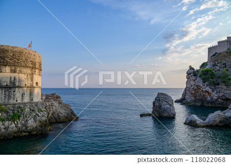 Medieval walls of the Old Walled City of Dubrovnik, UNESCO world heritage site at the Adriatic Sea in Croatia Medieval walls of the Old Walled City of Dubrovnik, UNESCO world heritage site at the Adriatic Sea in Croatia 118022068