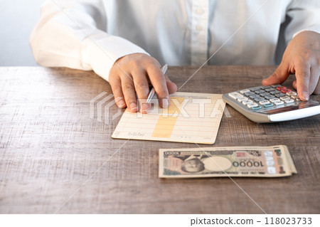 New banknote image, interest rate, calculator, bankbook 118023733