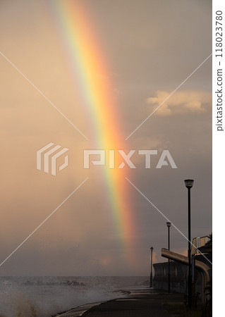 海上的彩虹 118023780