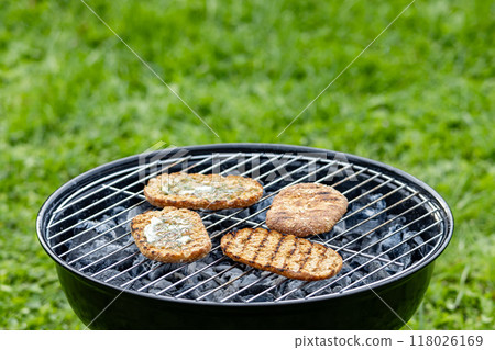 bread buns on grill 118026169