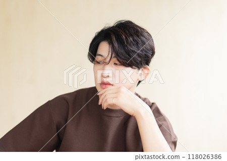 Men's makeup beauty image 118026386