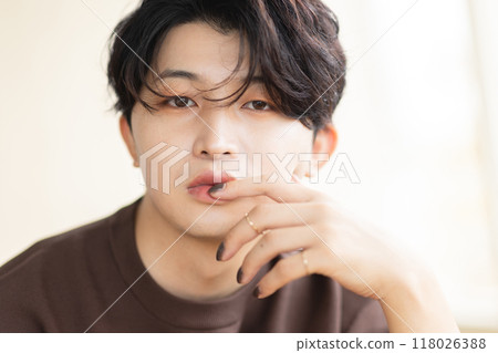 Men's makeup beauty image 118026388