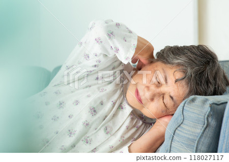 老年婦女疾病突發疾病 118027117