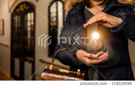 hologram and woman 118029090