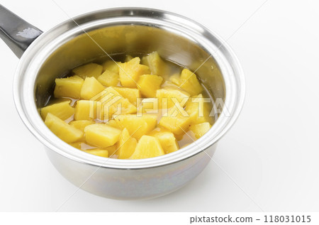 Pineapple stewed in sugar 118031015