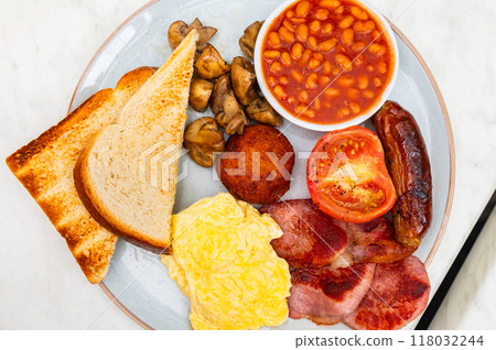 Full English Breakfast in Pub Full English Breakfast in Pub 118032244