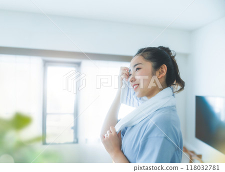 女性肖像 118032781