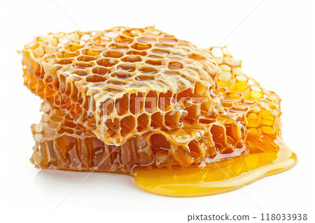 Honeycombs and sweet honey isolated on white background 118033938