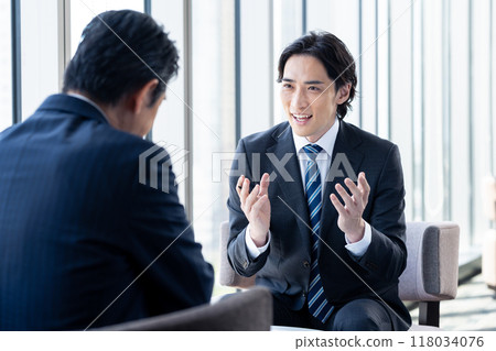 商人洽談業務攝影合作：電波學園教育法人、東京電子專門學校 118034076