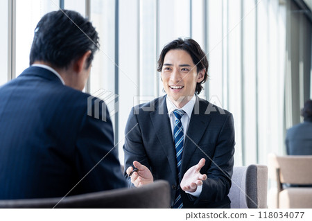 商人洽談業務攝影合作：電波學園教育法人、東京電子專門學校 118034077