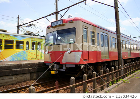 A train on the Sangi Railway Sangi Line stopped at Nyukawa Station (Inabe City, Mie Prefecture) A train on the Sangi Railway Sangi Line stopped at Nyukawa Station (Inabe City, Mie Prefecture) 118034420
