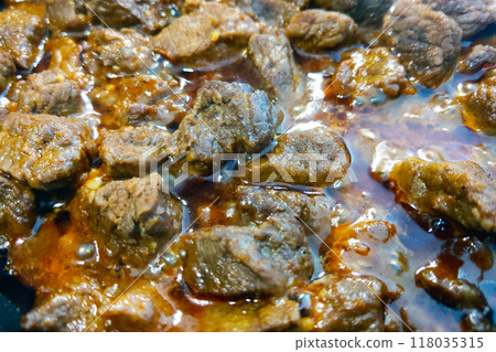 Hearty Beef Stew in Rich Sauce: Comfort Food for Chilly Evenings, Perfect for Family Dinners or Winter Gatherings 118035315