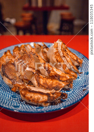 神戶中華街餃子專賣店的美味炸餃子 118035345