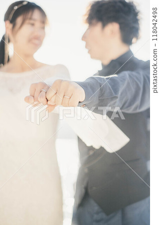 誓詞和結婚戒指 118042498