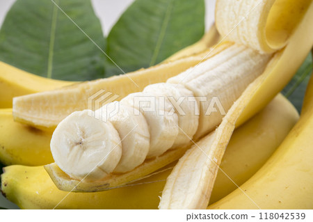 Delicious cut banana Delicious cut banana 118042539