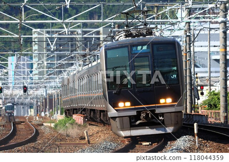 [JR West] 321 series (JR Kyoto Line: Shimamoto - Yamazaki) 118044359