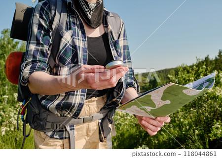 Camper choosing route and direction Camper choosing route and direction 118044861