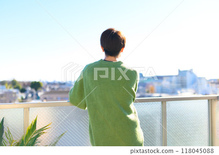 Sunset male portrait 118045088