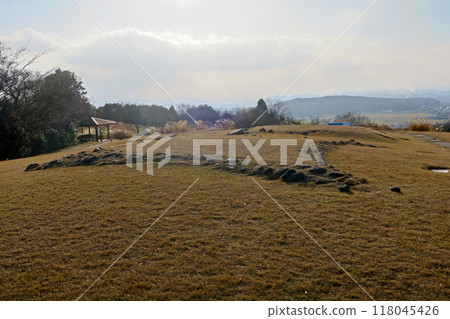 Tottori Prefecture, Tsumakibanda Site, Four-cornered burial mound Tottori Prefecture, Tsumakibanda Site, Four-cornered burial mound 118045426