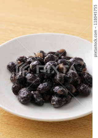 Black soybean natto served on a small plate 118045755