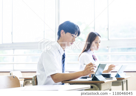 Classroom, boys and girls, high school, junior high school, ICT Classroom, boys and girls, high school, junior high school, ICT 118046045
