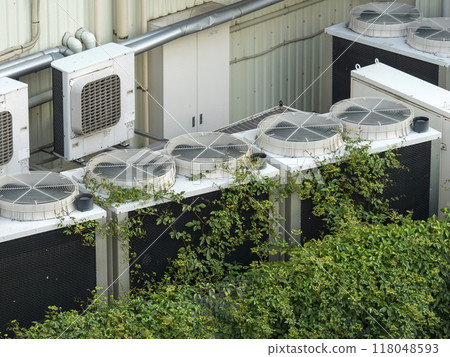 工廠排隊的商用空調室外機 118048593