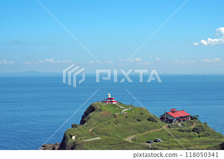 Otaru: Hiyoriyama Lighthouse and Herring Palace on Cape Takashima from Shukutsu Panorama Observation Deck 118050341